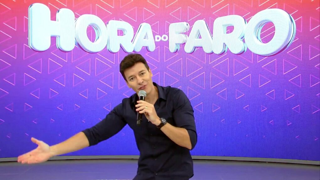 Rodrigo é apresentador do Hora do Faro (Reprodução/RecordTV)