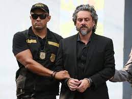 José Alfredo é preso na trama das nove da Globo (Foto: Reprodução)