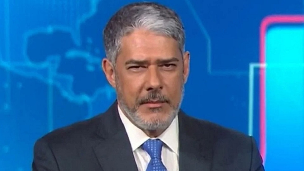 O famoso apresentador do Jornal Nacional, William Bonner se desculpou publicamente ao vivo na Globo (Foto: Reprodução)