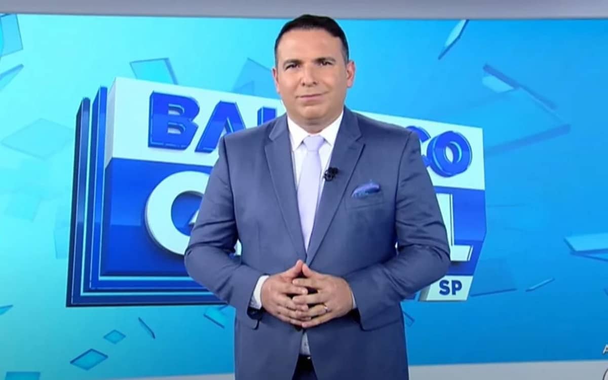 O famoso apresentador da Record mandou um recado especial para a contratada da Globo (Foto: Reprodução/Internet)