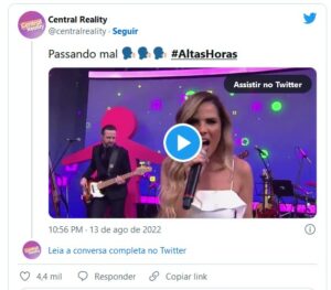 Deborah Secco e Wanessa Camargo no Altas Horas; reação da atriz viralizou nas redes sociais (Foto: Reprodução / Twitter)