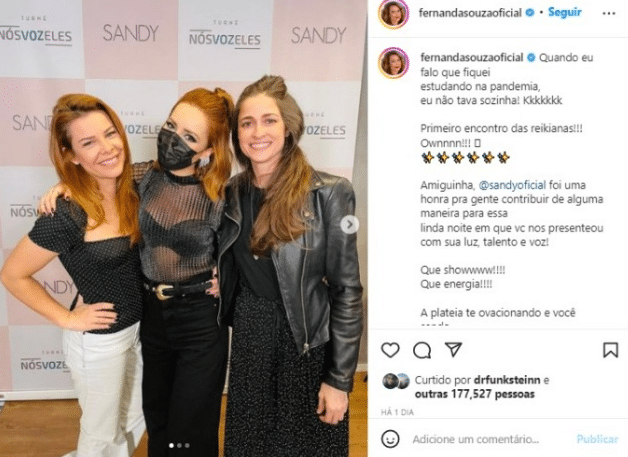 A famosa ex-apresentadora da Globo surpreendeu ao compartilhar foto ao lado de Sandy e de sua atual namorada (Foto: Reprodução)