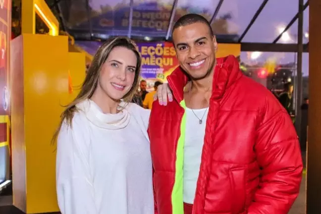 Thiago Oliveira, apresentador do É de Casa, da Globo, terá cerimônia de casamento com apenas 11 convidados - Foto Reprodução