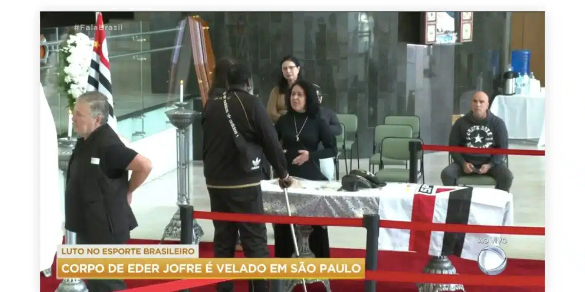 Mariana Godoy chocou ao transmitir ao vivo o velório do boxeador em São Paulo (Foto Reprodução/Internet)