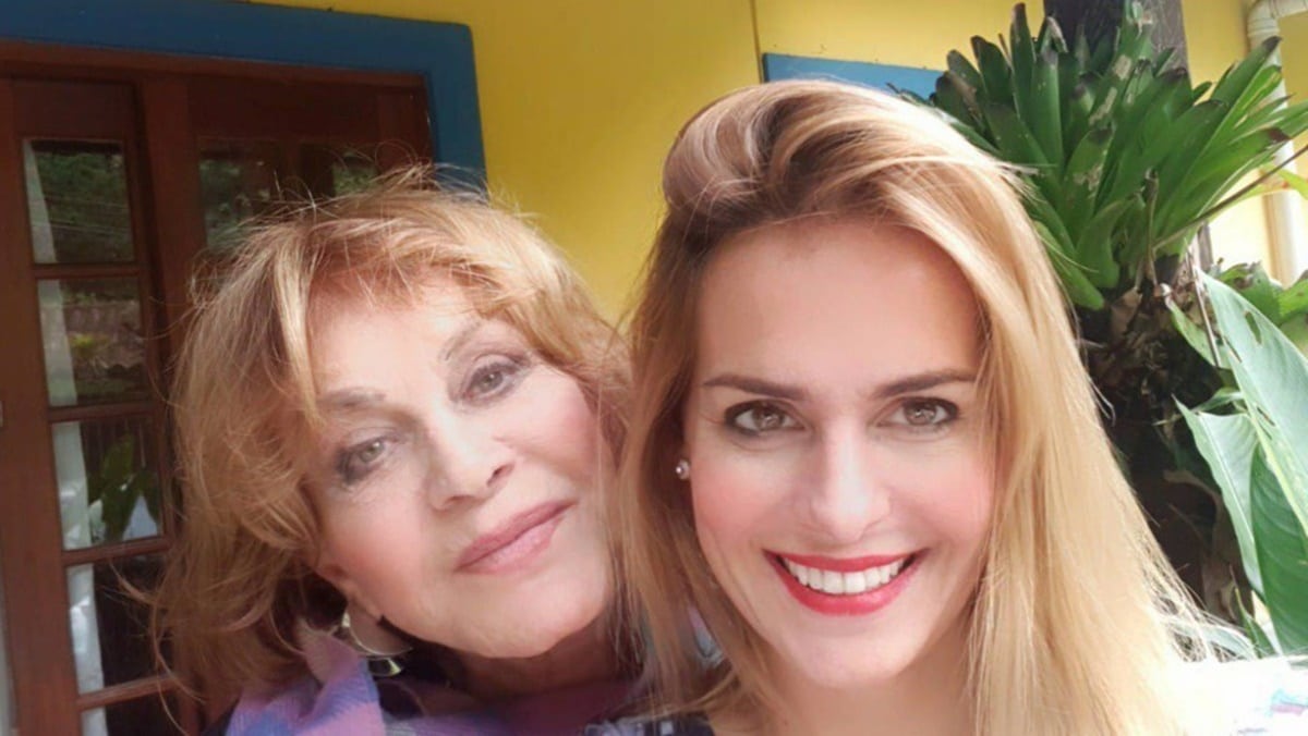 A ex musa da Globo ao lado de sua filha, Rebeca Brandão