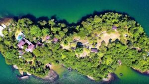 Vista panorâmica da Ilha dos Famosos (Foto: Reprodução / Muller Imóveis)