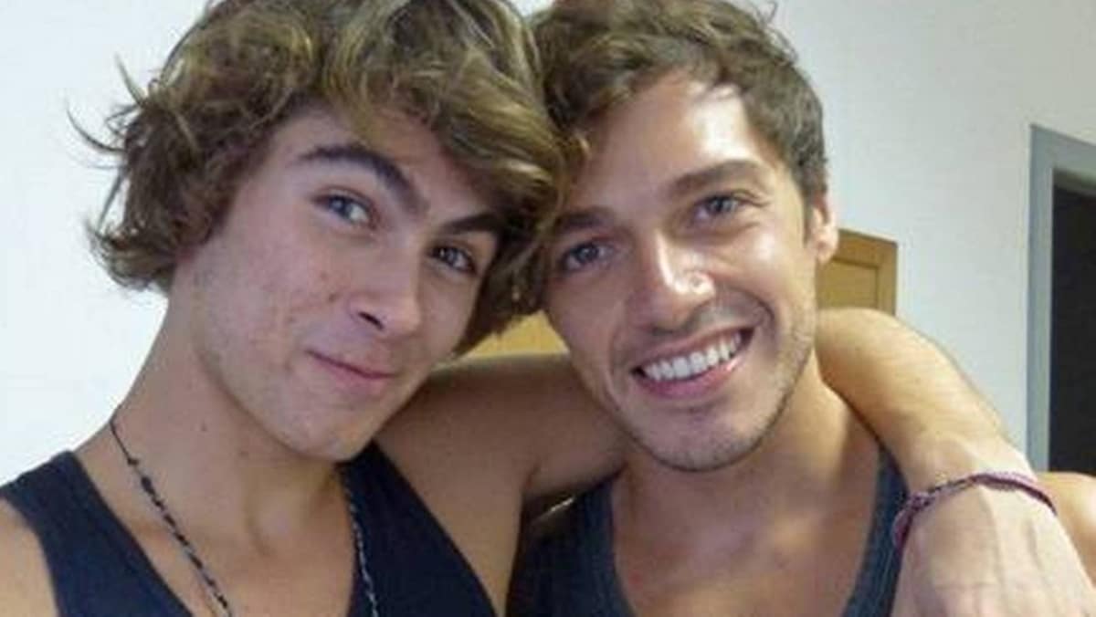Rafael Vitti e Ycaro Tavares nos bastidores de Malhação Sonhos, da Globo
