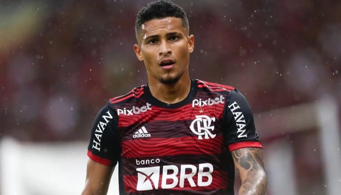 O atacante de 21 anos quando vestia o manto do Flamengo (Foto: Reprodução/ Instagram)
