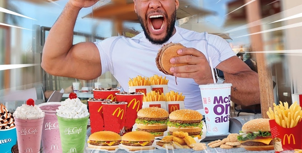 McDonald's tem vasta variedade de alimentos e sobremesas rápidos e são garantia certa de sucesso (Foto: Reprodução/ YouTube)