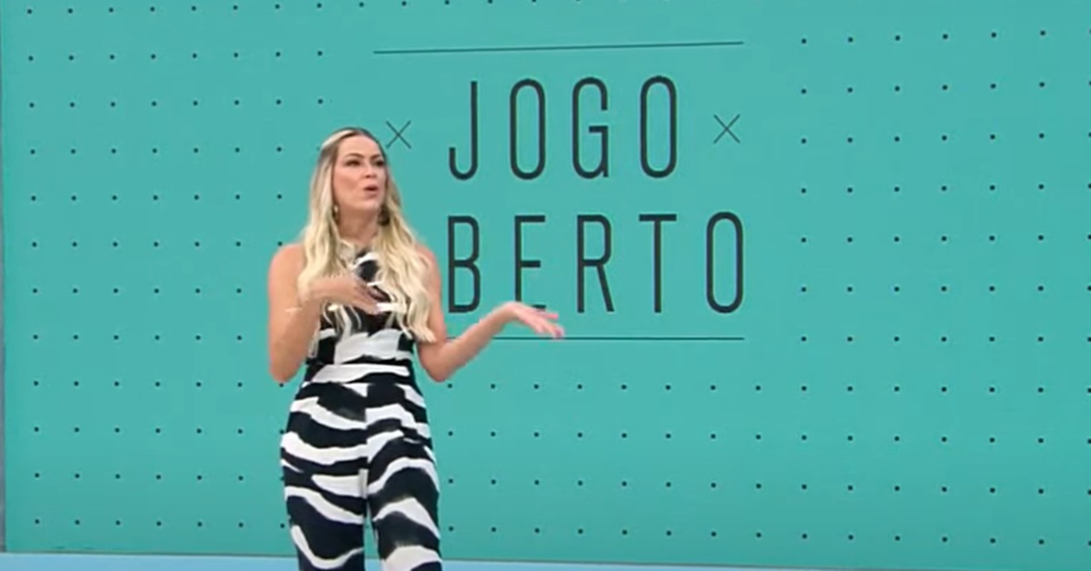 A apresentadora Renata Fan, durante o Jogo Aberto, é sincera ao vivo sobre situação do Fluminense (Foto: Reprodução/ Band/ YouTube)